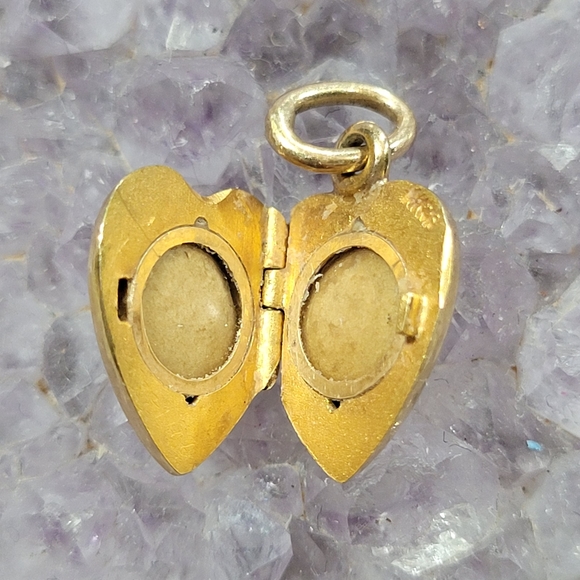 Antique Sloan & Co. 14K Heart Locket Pendant. - Picture 3 of 11